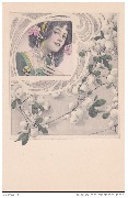 (femme au collier de perles dans un décor Art Nouveau)