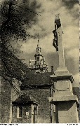 Arlon. La croix du parvis Saint-Donat et le belvédère de l'Eglise