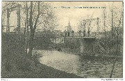 Vilvorde. Le Pont Suspendu dans le Parc