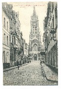 Blankenberge. La rue du Moulin et l Eglise restaurée