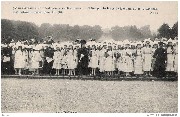 Fêtes patriotiques de Laeken,du 16 Juillet 1905. Les enfants massés pour le défilé