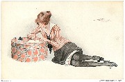 Jeune femme écrivant, appuyée sur un carton à chapeau