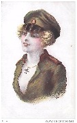 Femme en militaire avec casquette avec Croix de Guerre des Alliés