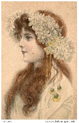 Jeune fille avec couronne de fleurs blanches ornée d'une parure d'or