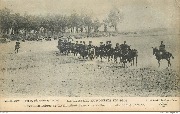 Le conflit européen en 1914. Cavaliers belges se dissimulant dans une vallée en attendant l'action