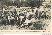 Soldats Belges creusant des tranchées à Malines - Belgian soldiers digging trenches at Malines