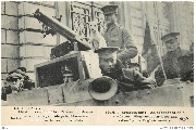1914... Auto blindée - Terrier abandonné dans un village brûlé près d'Anvers et adopté par les soldats Anglais - Armored auto...