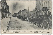 1914... Artillerie Belge quittant Tirlemont en flammes - Belgian artillery leaving Tirlemont...