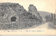 Vallée de la Meuse. Tunnel de Fidevoye et rocher du Grand-Bon-Dieu
