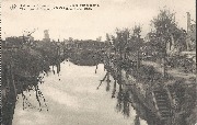 1914-18.  Ruines de Dixmude. Le Canal d'Handzaeme── Ruines of Dixmude. Handzaeme Canal