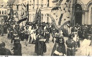 Tournai.Cortège du Tournoi de chevalerie (1513-1913)  Les doyens et sous-doyens des corporations avec leurs drapeaux
