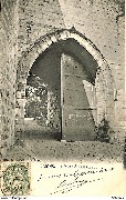Mons. La Porte du Château