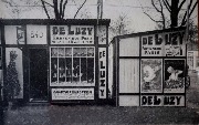 Stand du parfumeur de Luzy Paris à la foire commerciale de Bruxelles 1921