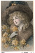 (femme blonde portant des chrysanthèmes)