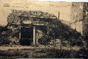 Ruines de Nieuport 1914-1918. Abris avec la signe Villa Marie dans la rue de l'Église [Logo]