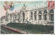 Souvenir de l'Exposition de Bruxelles 1910. (Couple Royal Albert-Elisabeth en médaillon sur façade principale)
