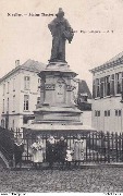 Nivelles. Statue Tinctoris