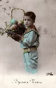 Joyeuses  Pâques (garçon portant un panier rempli d'oeufs)