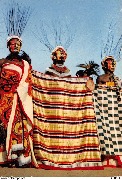 Masques et Danseurs d'Afrique. Danseurs Batéké African Masks and Dancers. Batéké Dancers