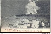 Panorama de St-Pierre (Martinique) avec le Mont Pelee qui fît éruption le 7 Mai 1902 (W.F.)