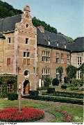 Abbaye de Leffe(Dinant). Cour intérieure Bâtiments du XVIIe s.